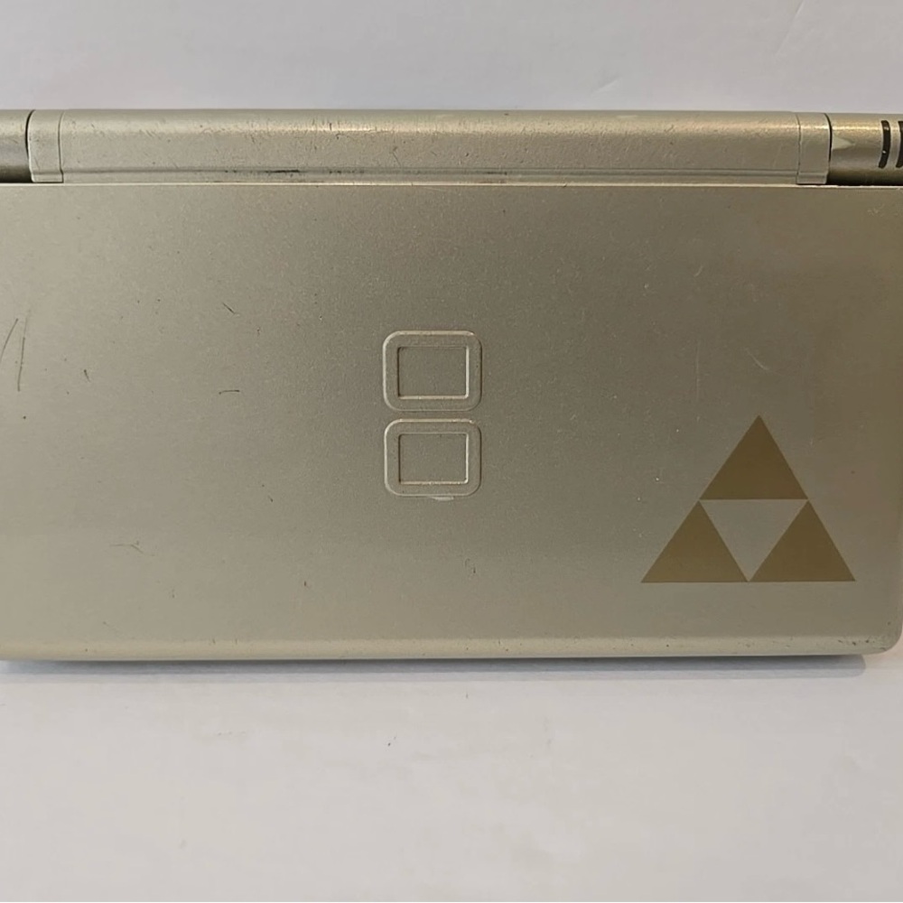 Nintendo DS Lite. 
Limited Zelda Edition